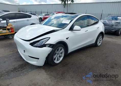 2023 Tesla Model Y Awd/Long Range Dual Motor All-Wheel Drive z USA, uszkodzony, nr VIN 7SAYGDEE4PA038062